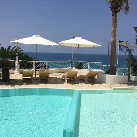 La Porta Del Mare Hotell 3*