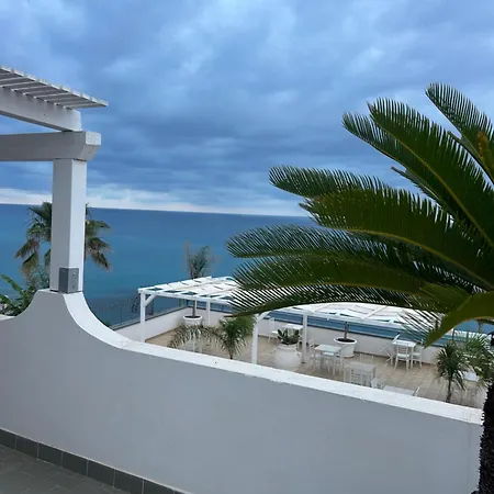 La Porta Del Mare מלון טרופאה