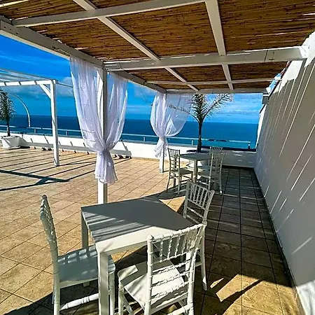 La Porta Del Mare فندق 3*