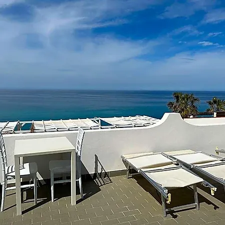 La Porta Del Mare Hotel 3*