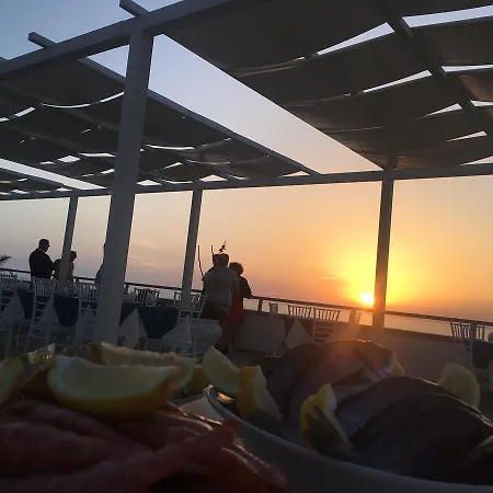 La Porta Del Mare מלון טרופאה